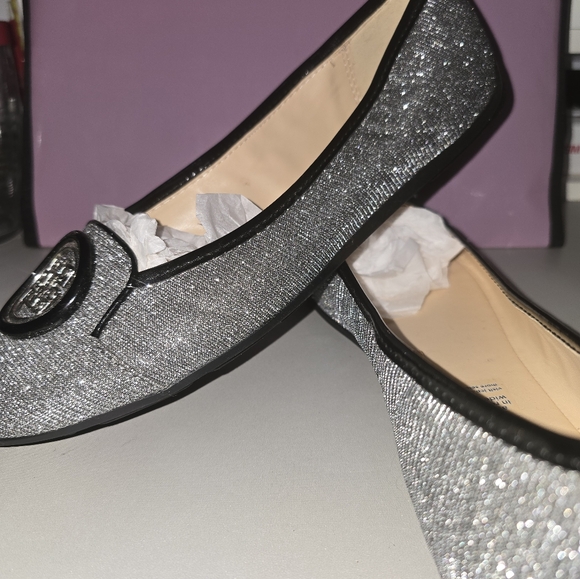 Liz Claiborne Silver sparkly flats, size 9 - Picture 8 of 11